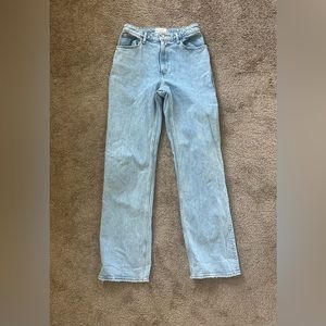 Abercrombie curve love relaxed 90’s Jean size 4